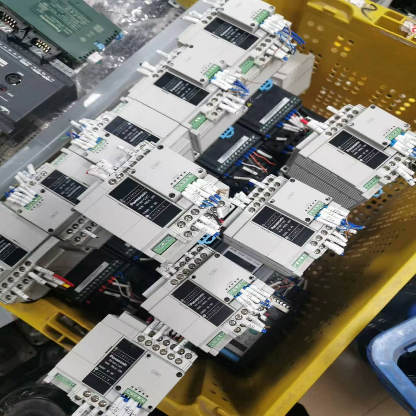 议价松下PLC，型号FP-XhC14T，带COM1，现货30台，