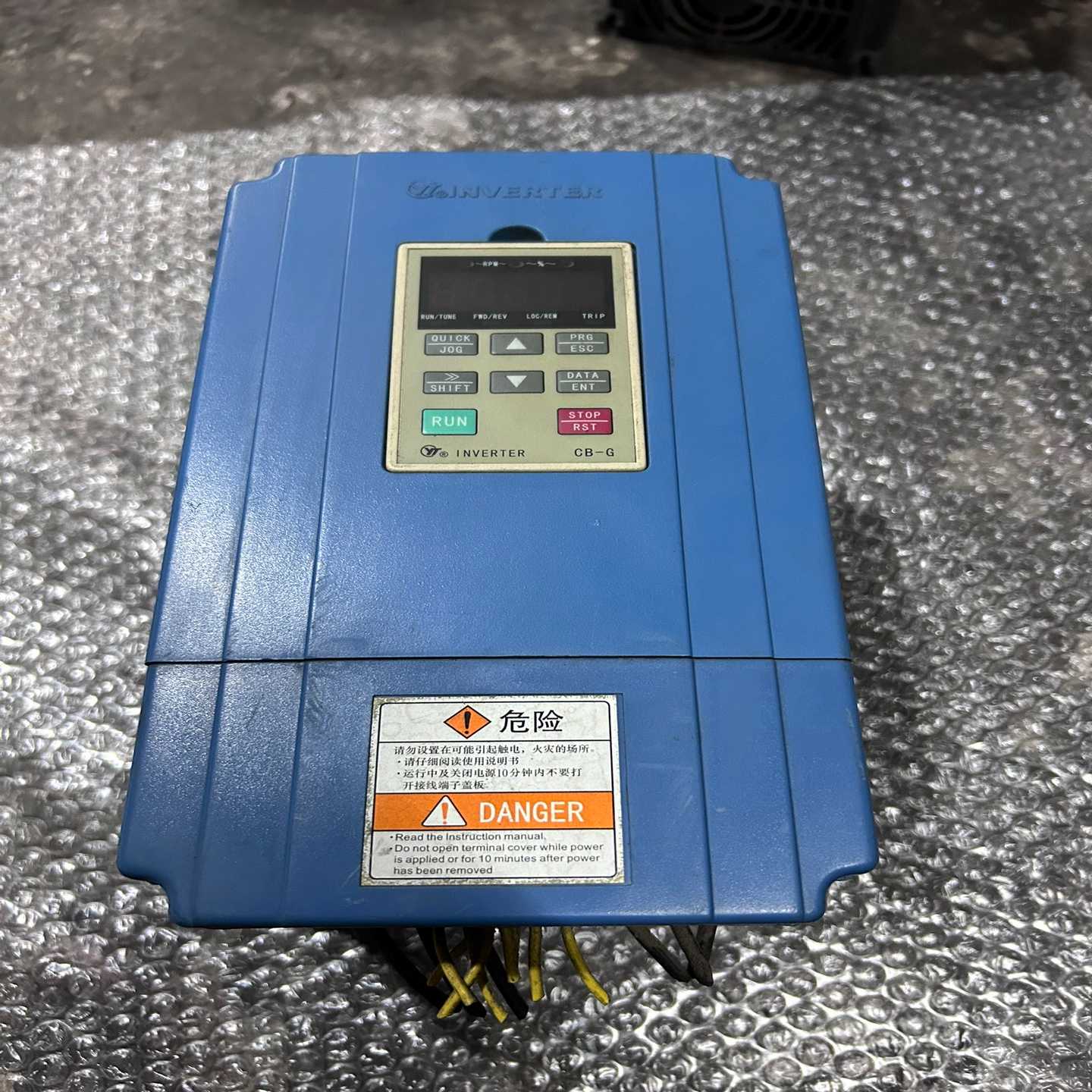 议价亚泰变频器j，YTC0055G4T1B，380V5.5KW，拆现货/维修