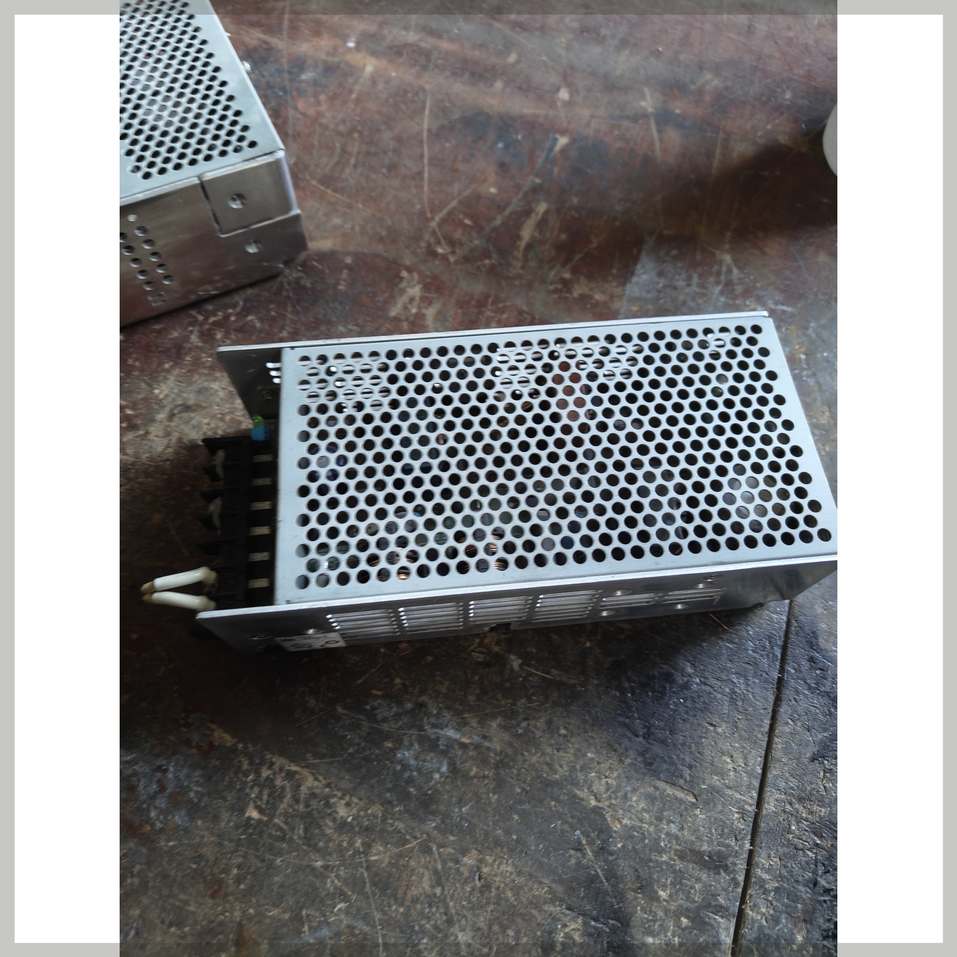 售前询价idec和泉PS3L-E24AF C 100W 输入100