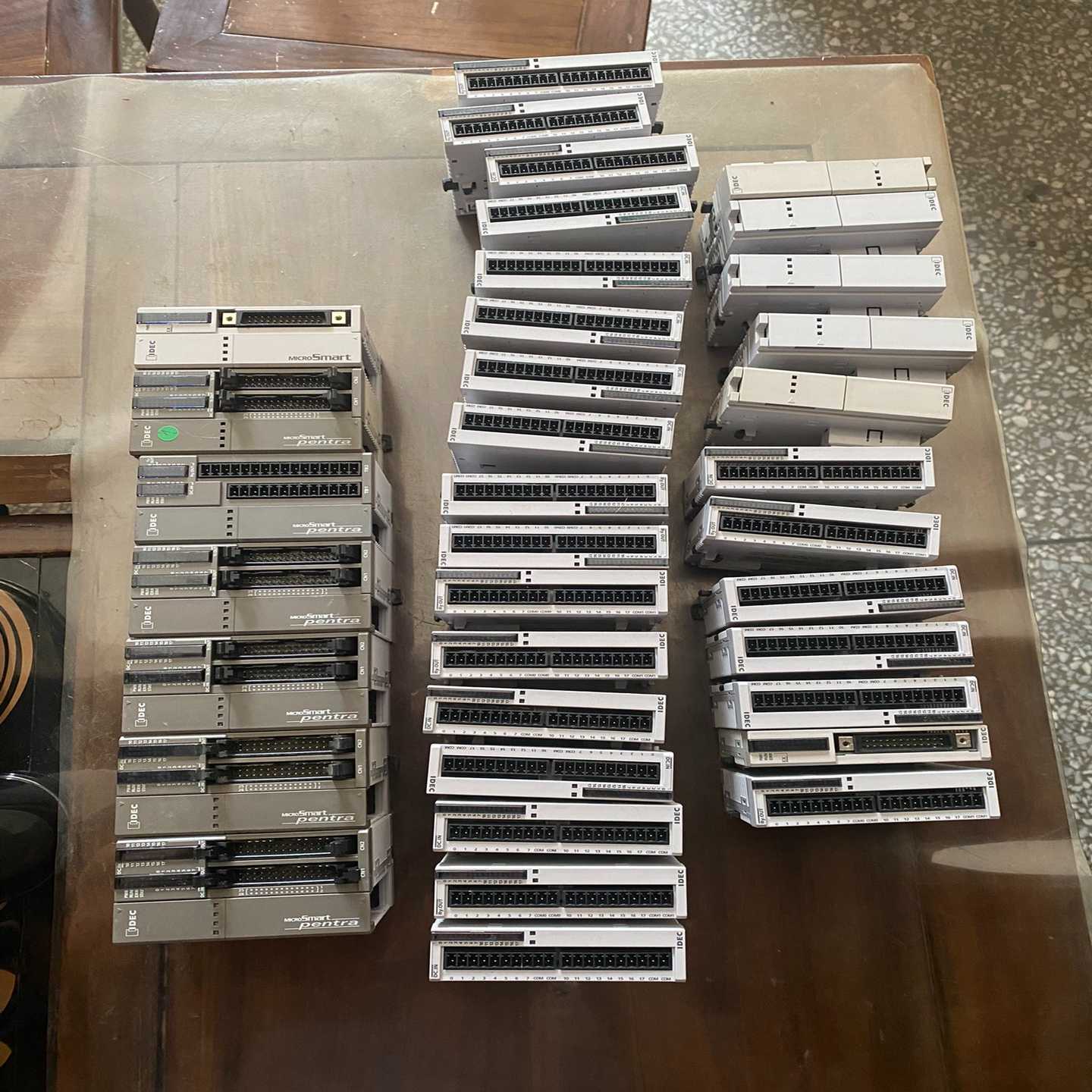 询~和泉PLC，主机，FC5A-D16RK1一个，FC5A-EX