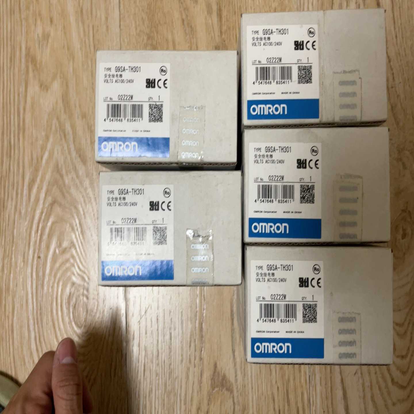 G9SA-TH301AC100-240。数量5个。照片左边