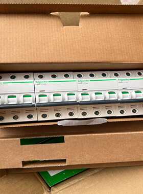 议价全新施耐德3p10a空开C型，10a291个，量大包邮