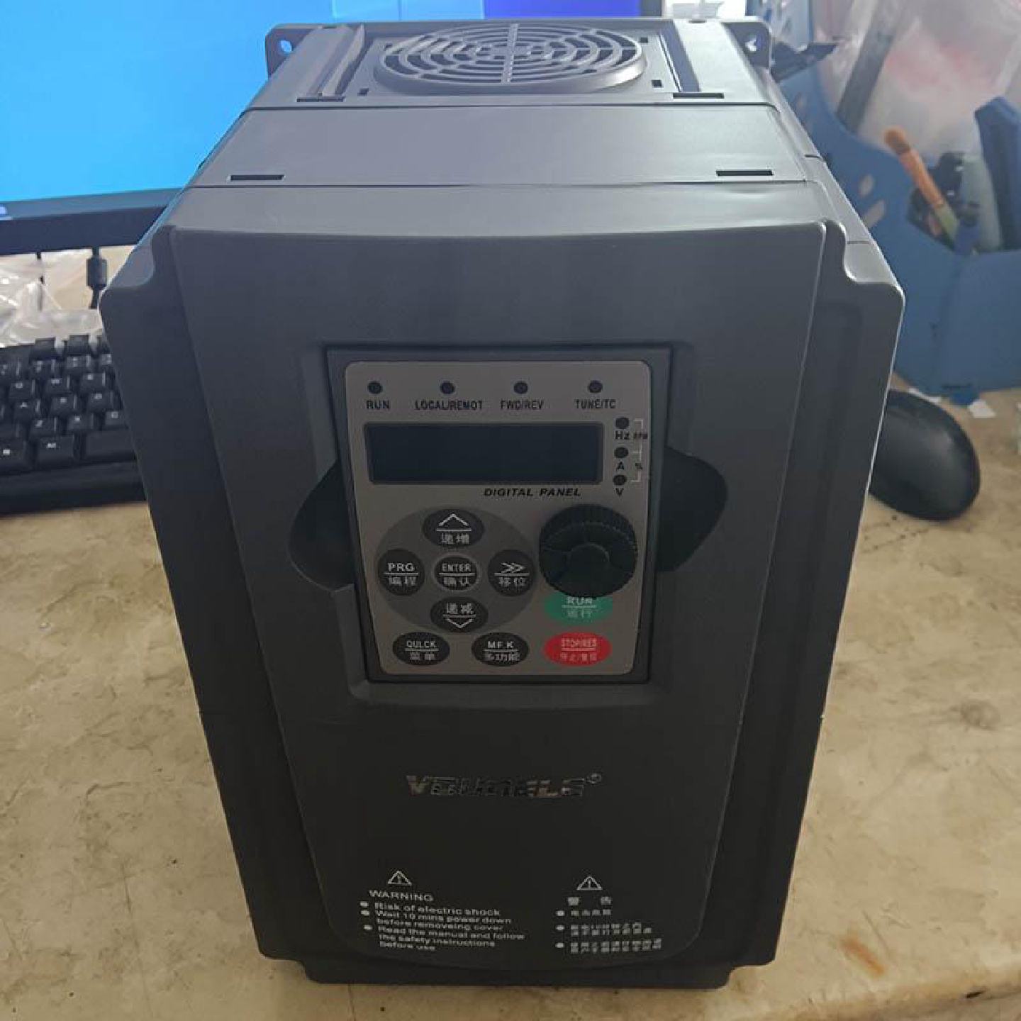 议价VFD9200P7R5T4变频器380VVDUNELE维盾变频器全新图片