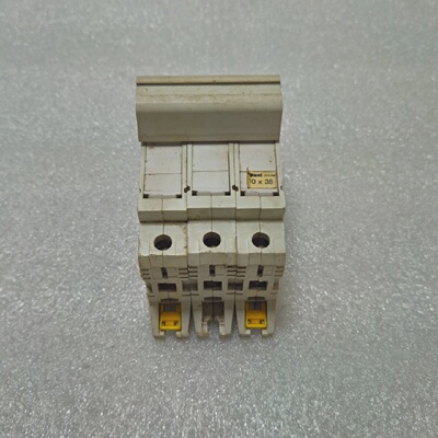LEGRAND 21404 3POLIGER SCHUTZSCHALTER 25A