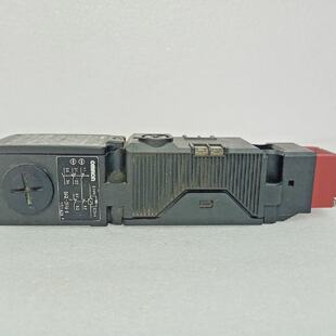 Interruptor De Seguridad Para Puerta Con Cerradura Omron D4G