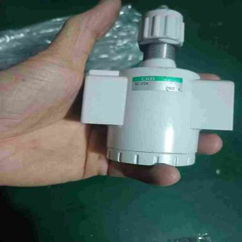 UM1LG3-230C-1AA-2TC-N/CN成色9新UR【卡奥电子】