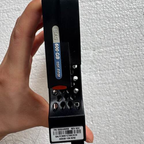 询-EMC 005048958 600G 15K AX45 A
