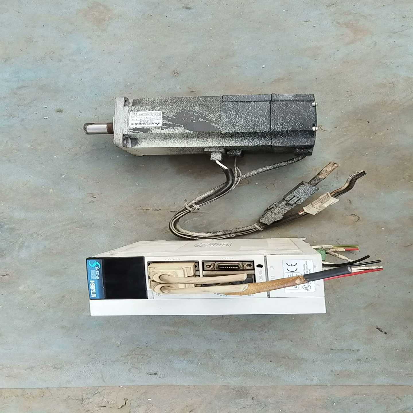 #电机三菱HC-MFS73B  MR-J2S-70A实物拍摄--议价商品