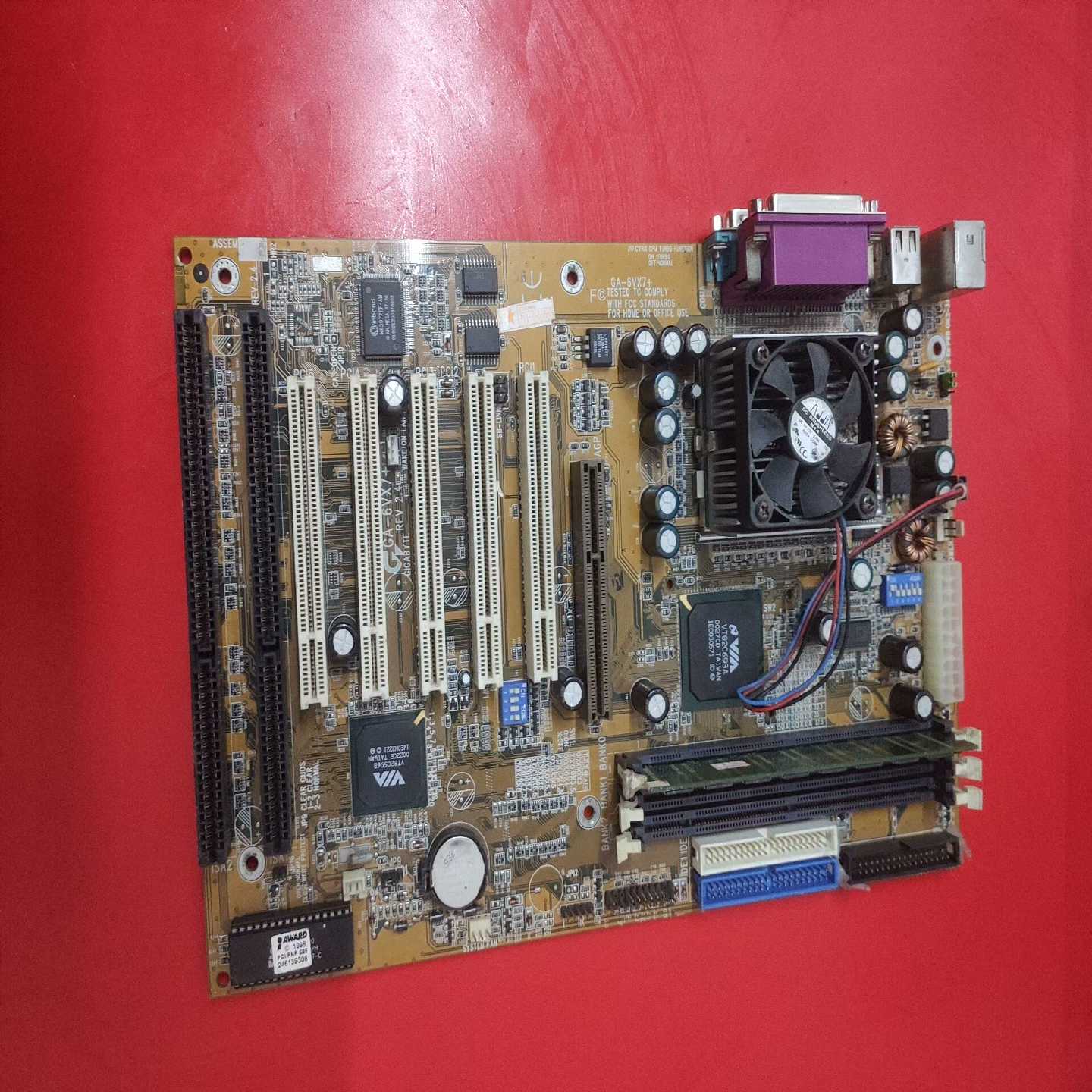 询价GA-6VX7主板REV2.4,带2条ISA插槽功能全好