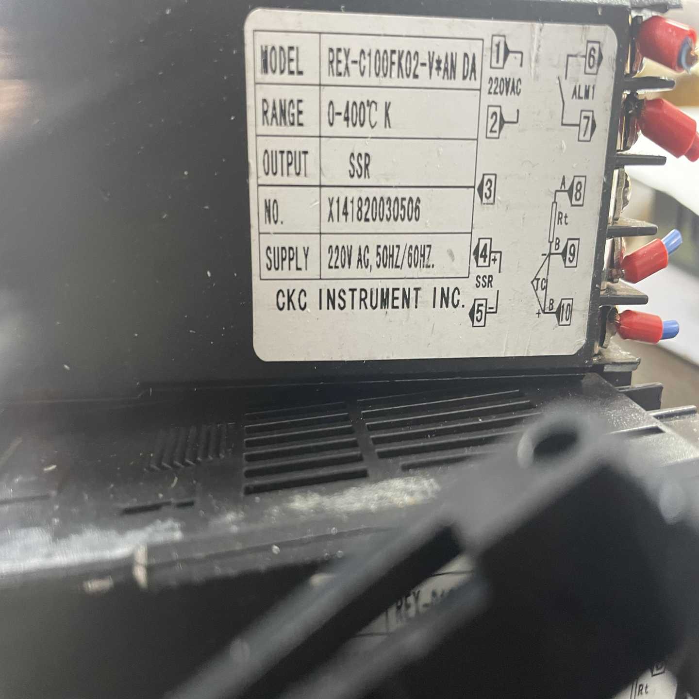 议价RKC温控REX-C100FK02-V*AN成色好，功w能现货/维修