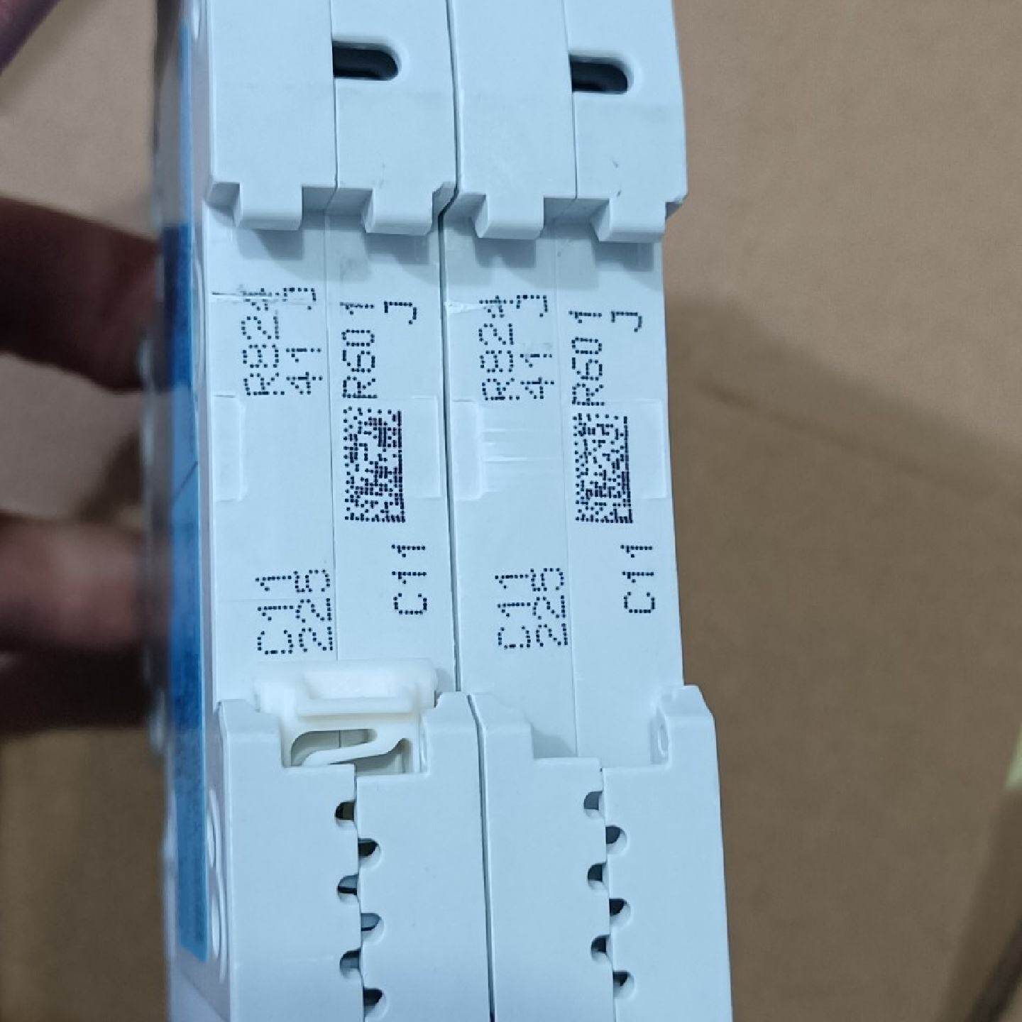 议价--全新西门子小型断路器5SJ4211-7HG41,5A 2P,