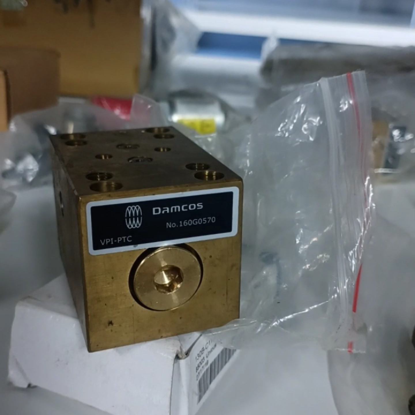 询价DAMCOS丹柯斯碟芯阀块型号VPIPTC160G05 - 实物图