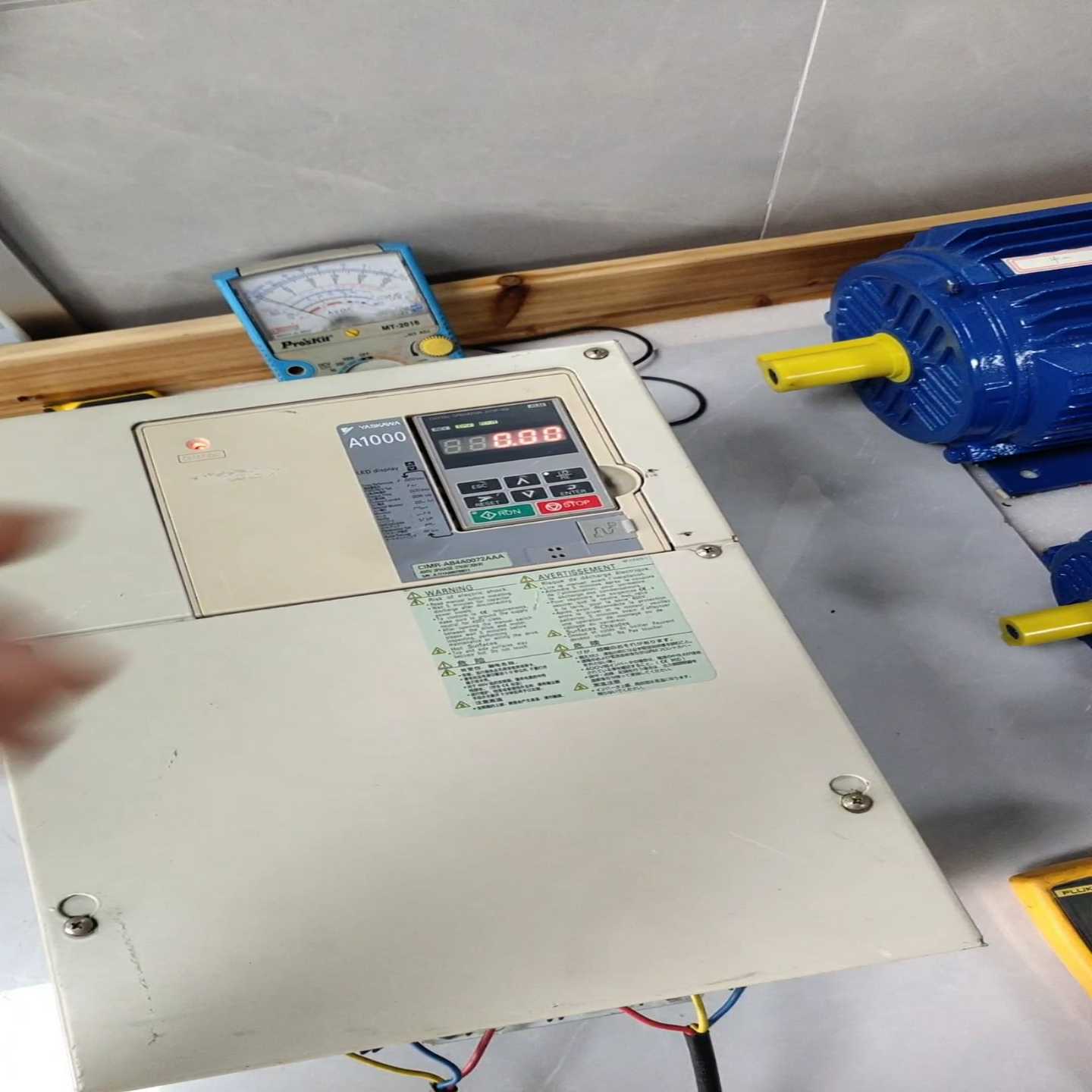 询价安川变频器0，I－40072，实物拍