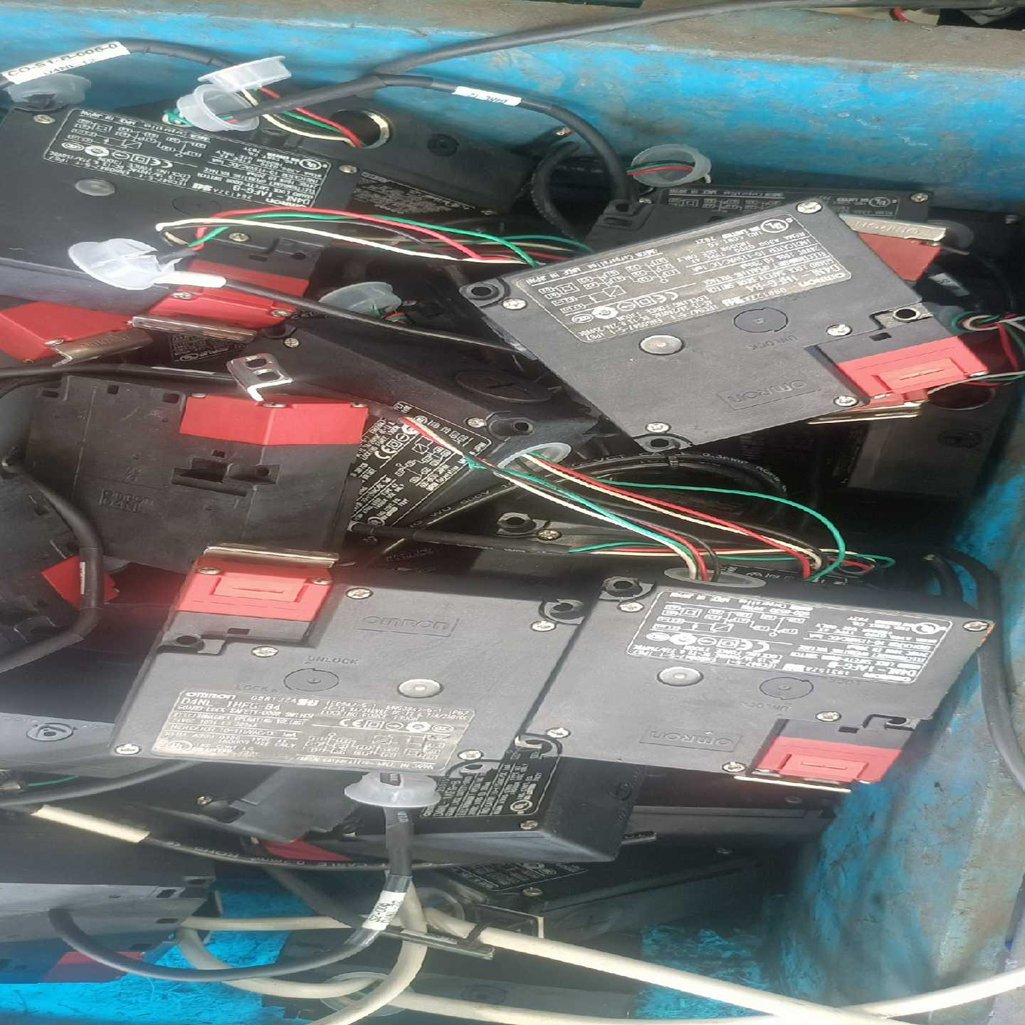 Omron电磁锁定安全门限位开关D4NL-1DFA-询价