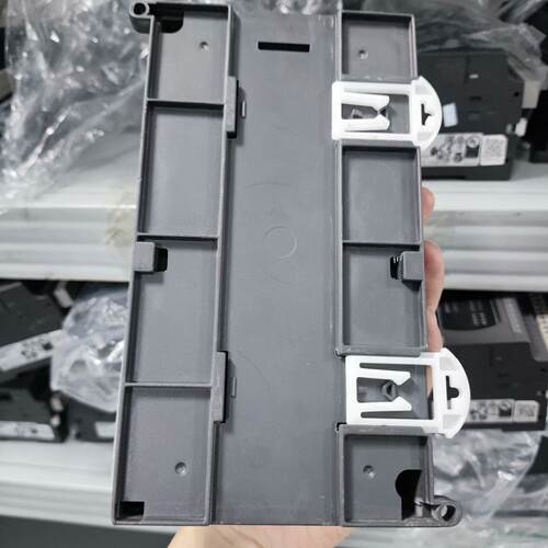 台达PLC DVP40ES200R，拆机件，成色如图，外观干--议价商品