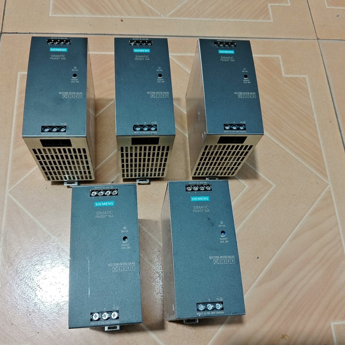 西门子导轨电源6ES72880KD100AA0功能正常-议价
