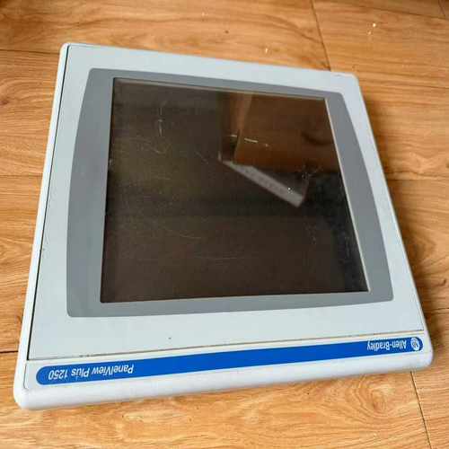 AB触摸屏2711p-rdt12c，功能，成色如图所示，询价