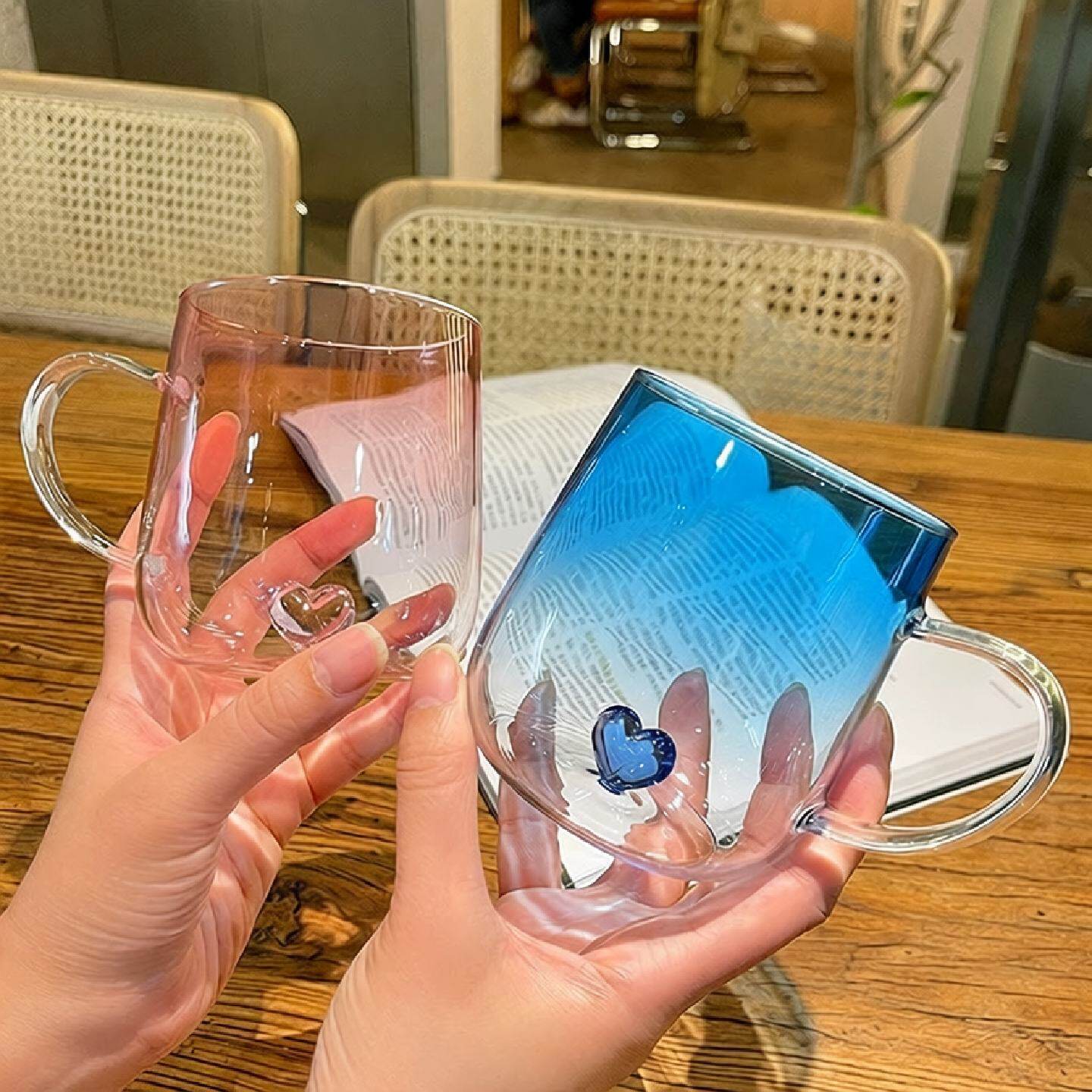 直供立体心形玻璃杯渐变色单层玻璃杯带把情侣杯果汁牛奶杯