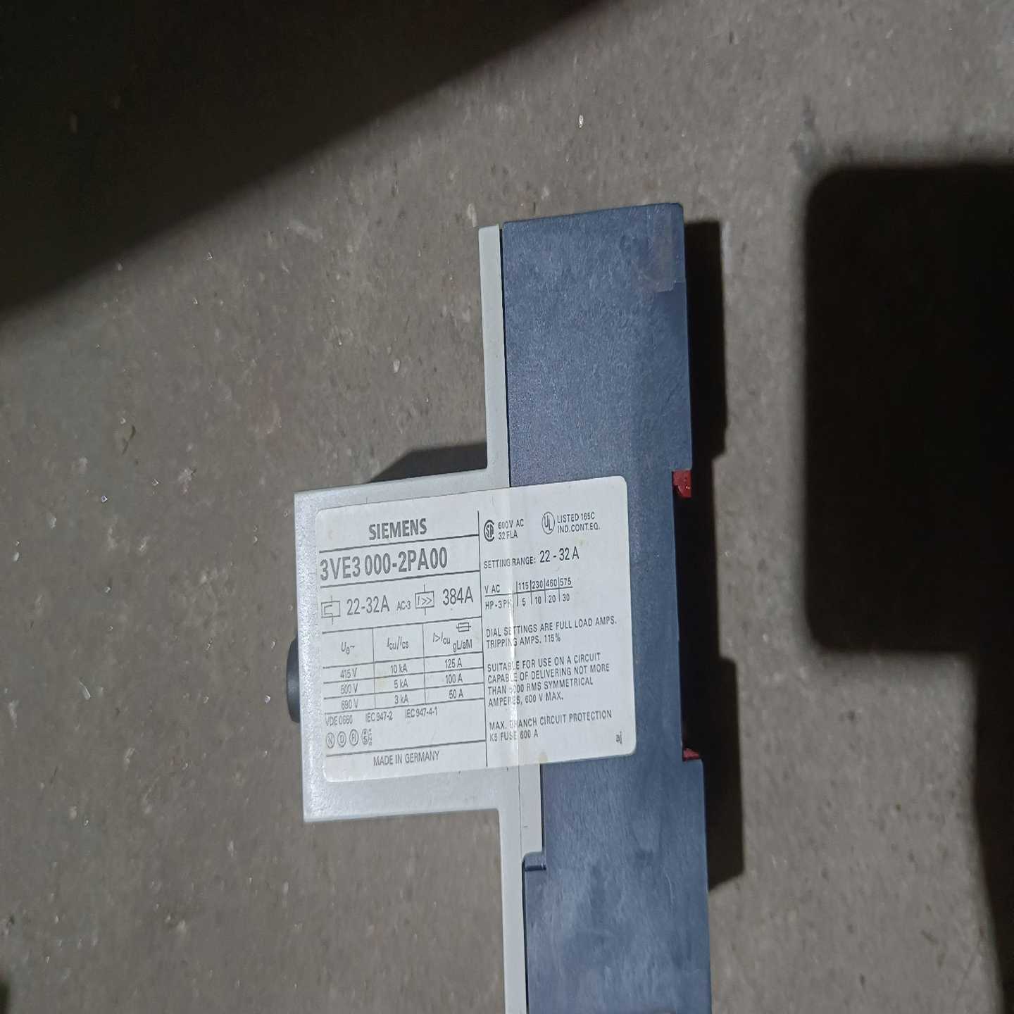 断路器3VE3000-2PA00~询价