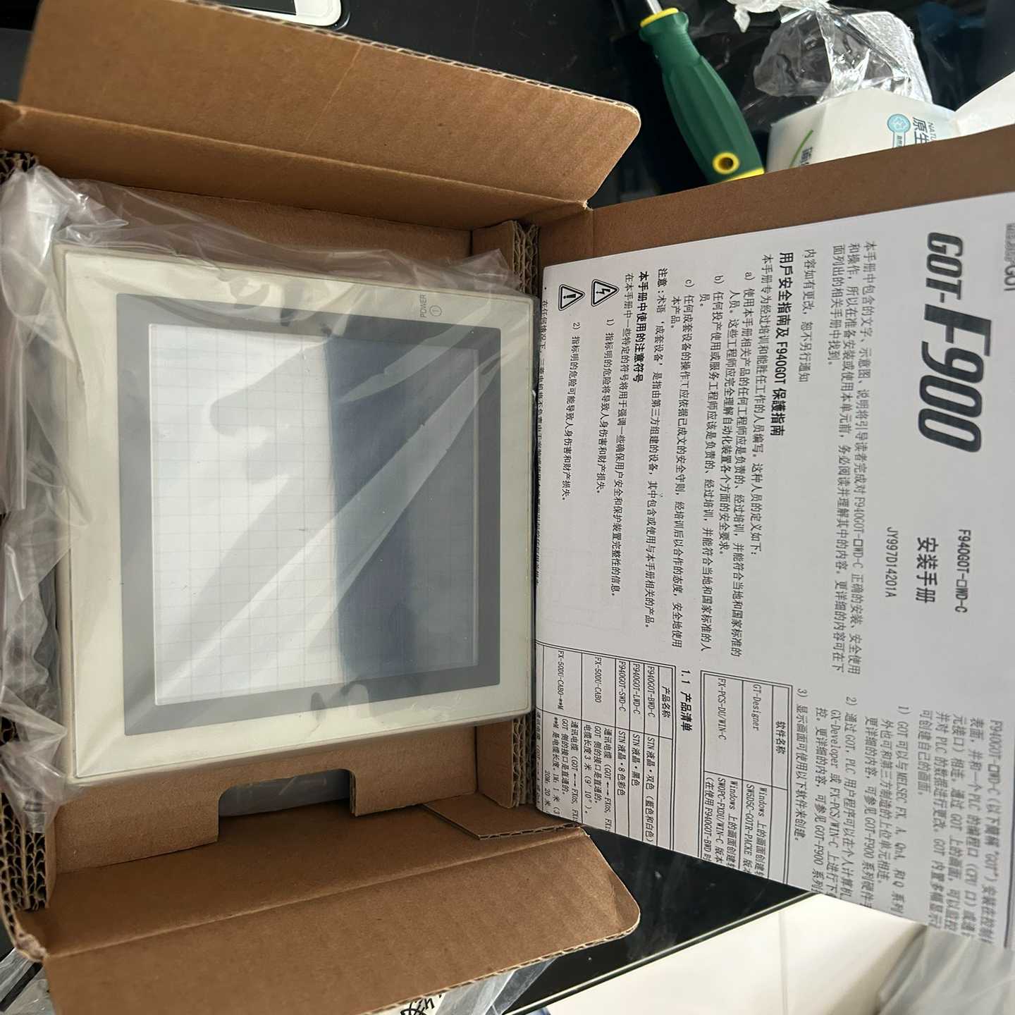 三菱触摸屏，F940G0T-LWD-C，全新未使用，内外码一--议价商品