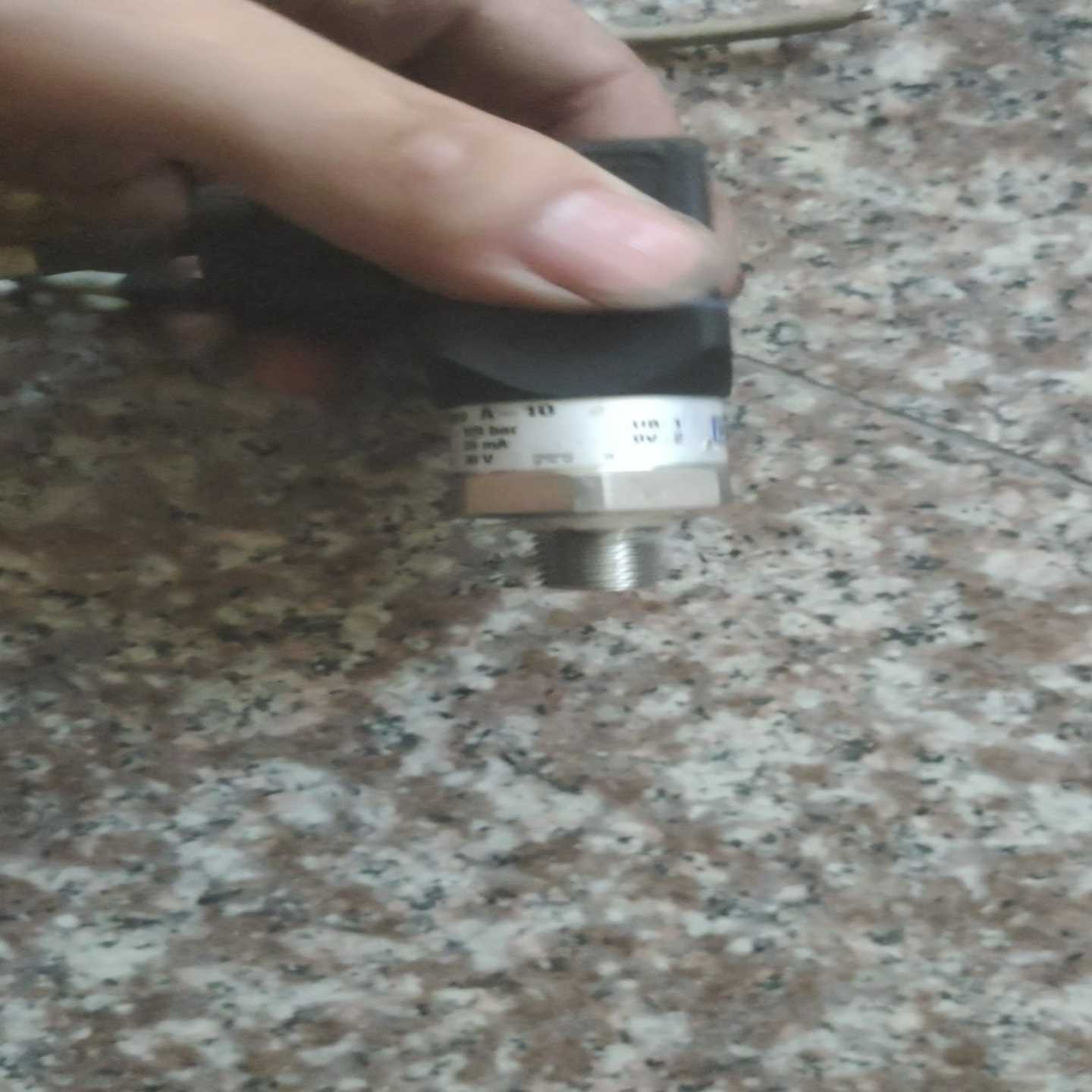 咨询-威卡WIKA压力传感器A-10，0-100bar，的9成