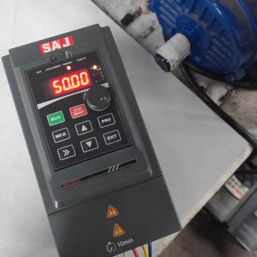 询三晶变频器0.75KWVM1000B4TR75GB成色