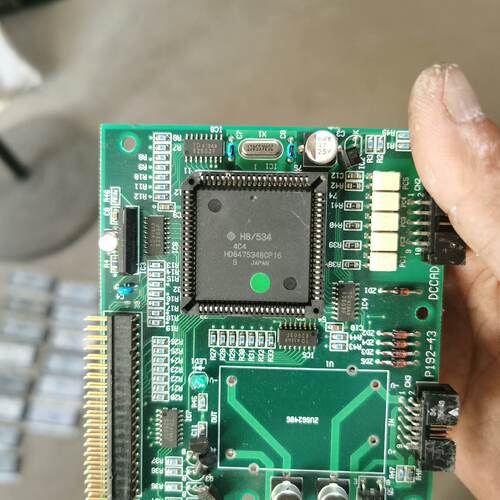 询》日立HD6475348CP16S芯片50一个