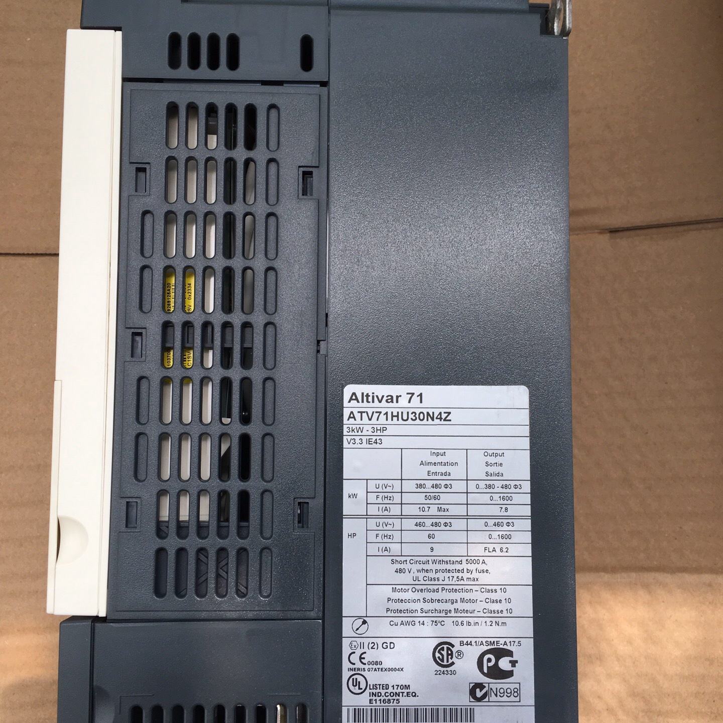 ATV71HU30N4Z 施耐德3KW变频器,全新库存货无包--议价商品