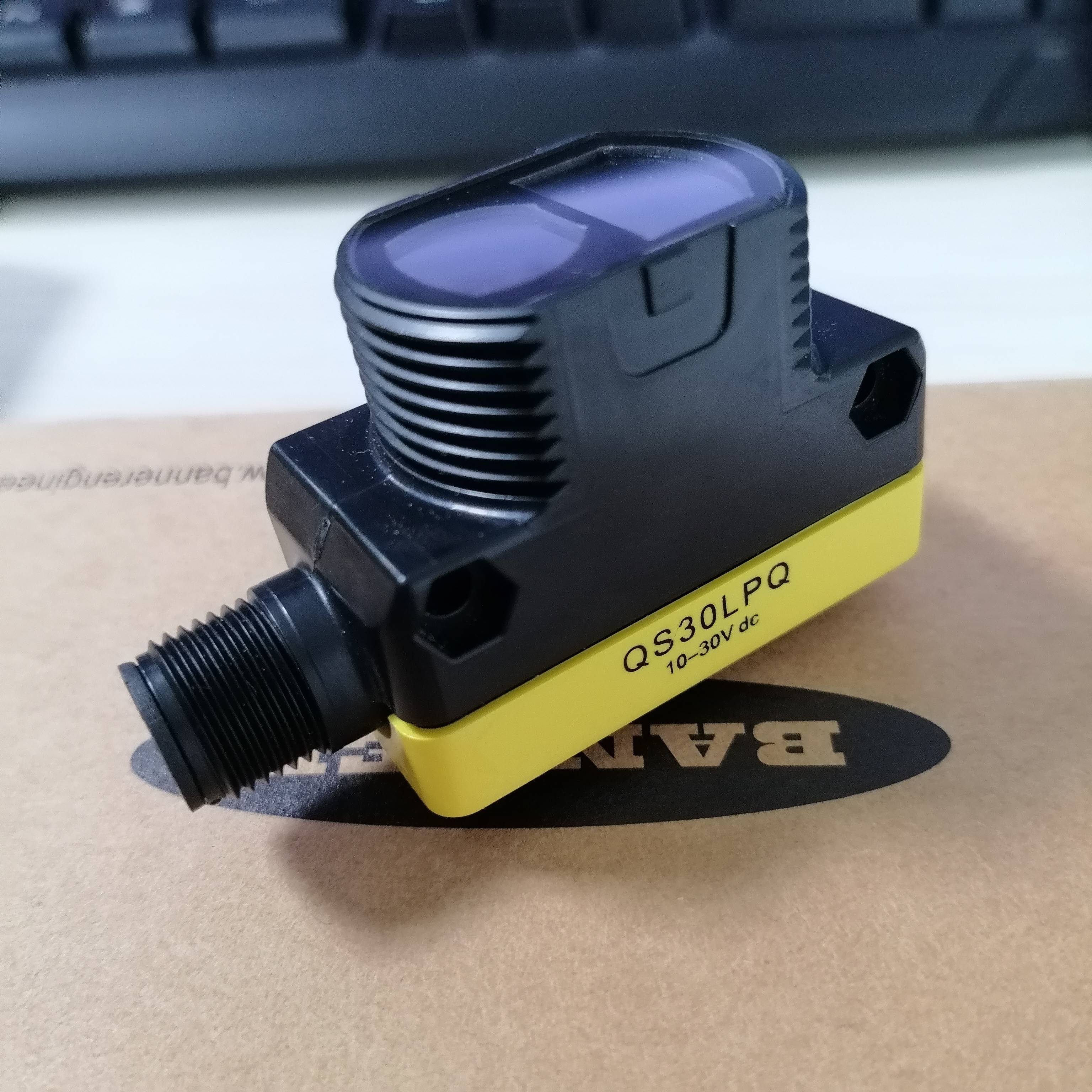 售前询价QS30LP QS30LPQ 邦纳偏振反射板式光电感测器全新