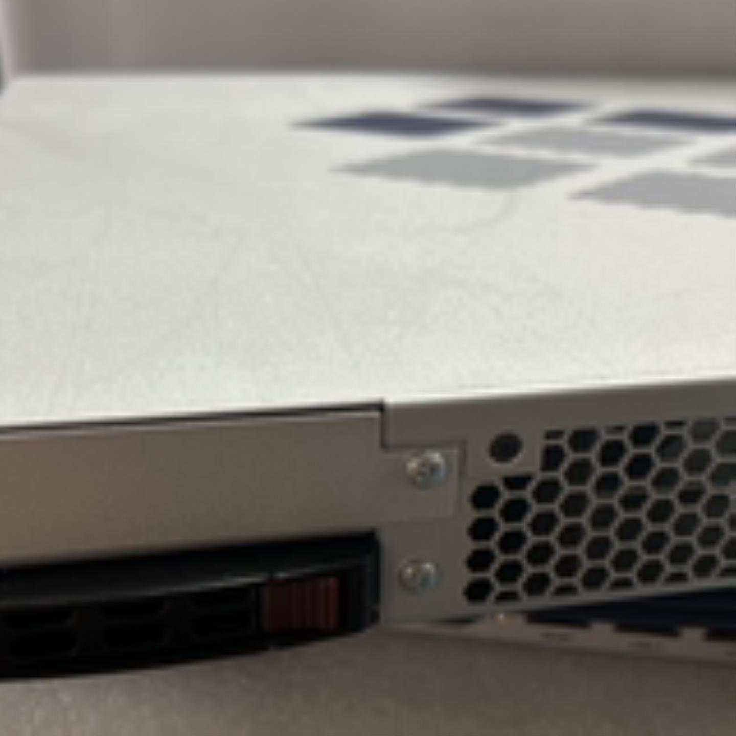 支持 Infoblox Trinzic 1400 电源 14101420