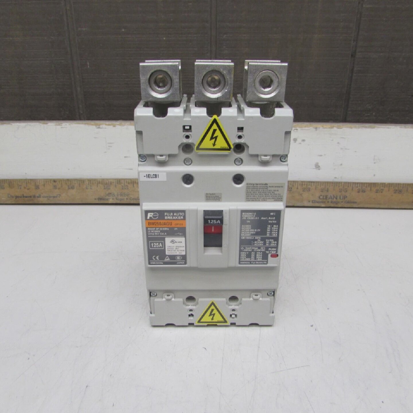 FUJI BW250JAGU3P125  CIRCUIT BREAKER  3P125A690V GOOD TAKEOU