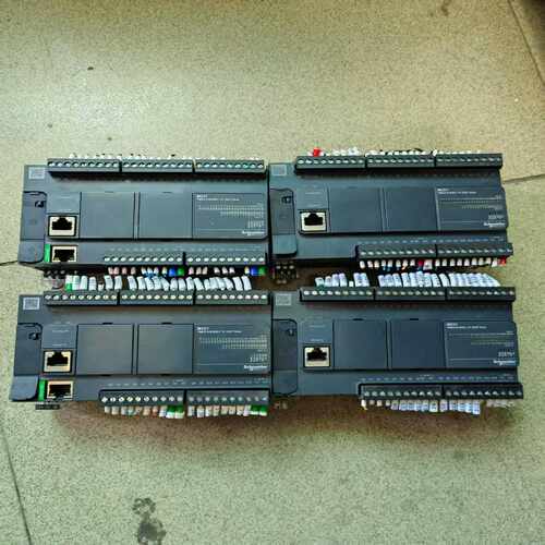 施耐德TM221C40U PLC，功能正常，成色如图。24V--议价商品