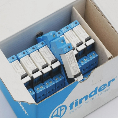 8xFinder38.01.7.024.0050380170240050Koppel-Relais-unuse