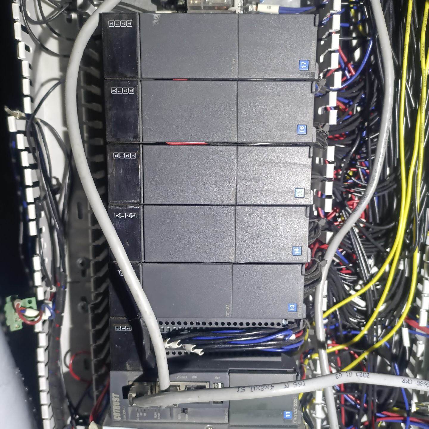 【询价】合信plc一组，CTH3 C37-000S1，dit-320适用