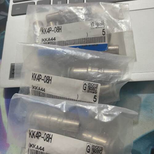 SMC接头，KK4P-08H，数量15个，5个/包，标价1包-议价