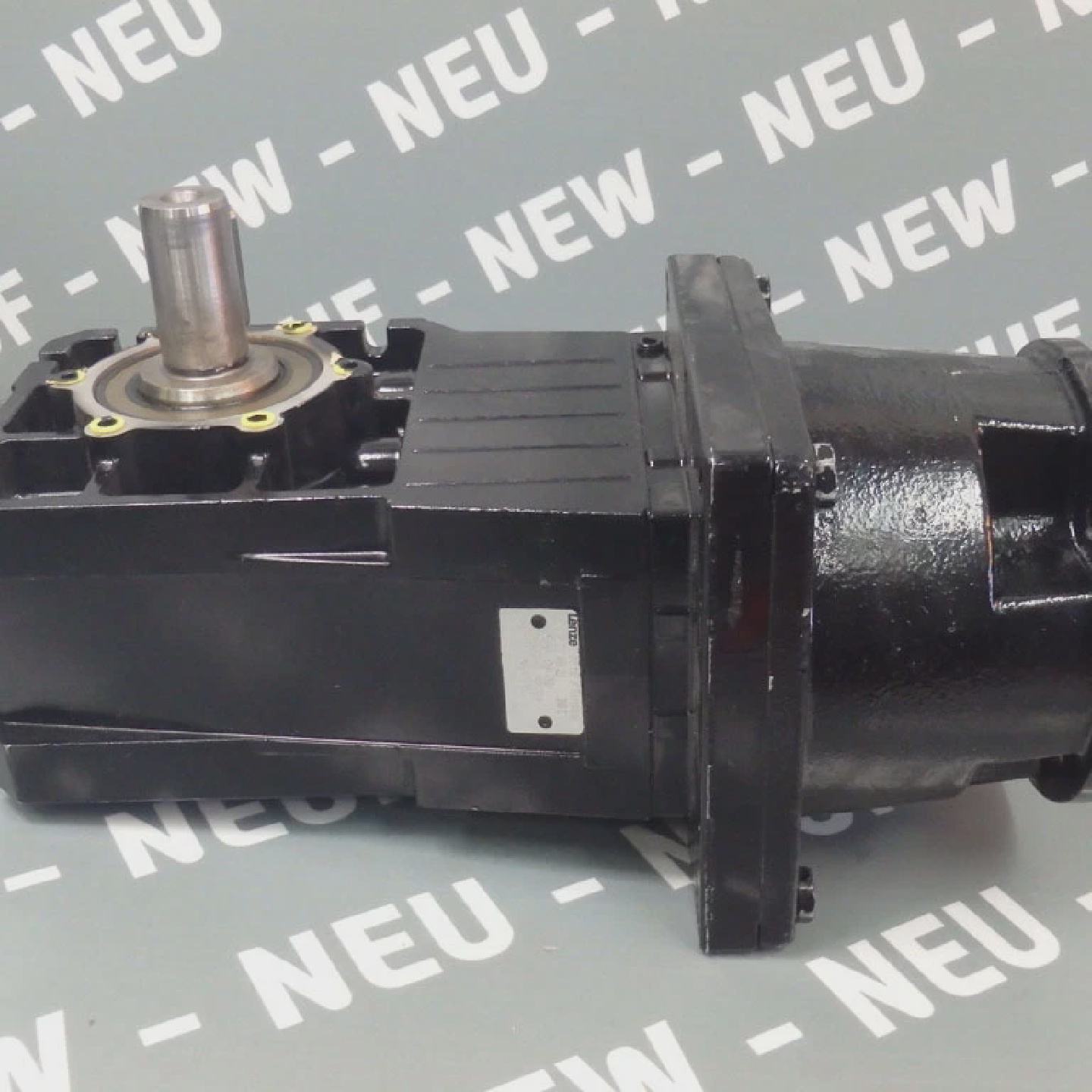GKR052NVBR2D  LENZE  GKR052N VBR2D  Externe Gear Box Neu - 实物图