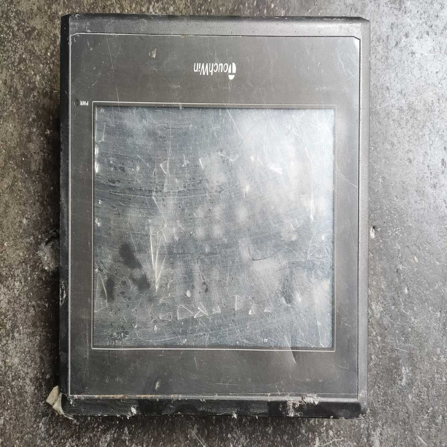 议价信捷触摸屏TG765-MT，成色破损，外屏破碎，内屏显示正