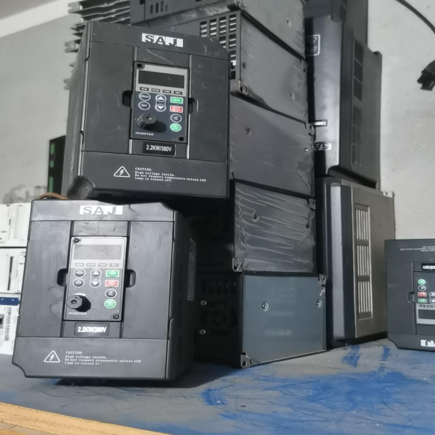 三晶2.2千瓦变频器800b-4t2r2gb（佳毅工控）