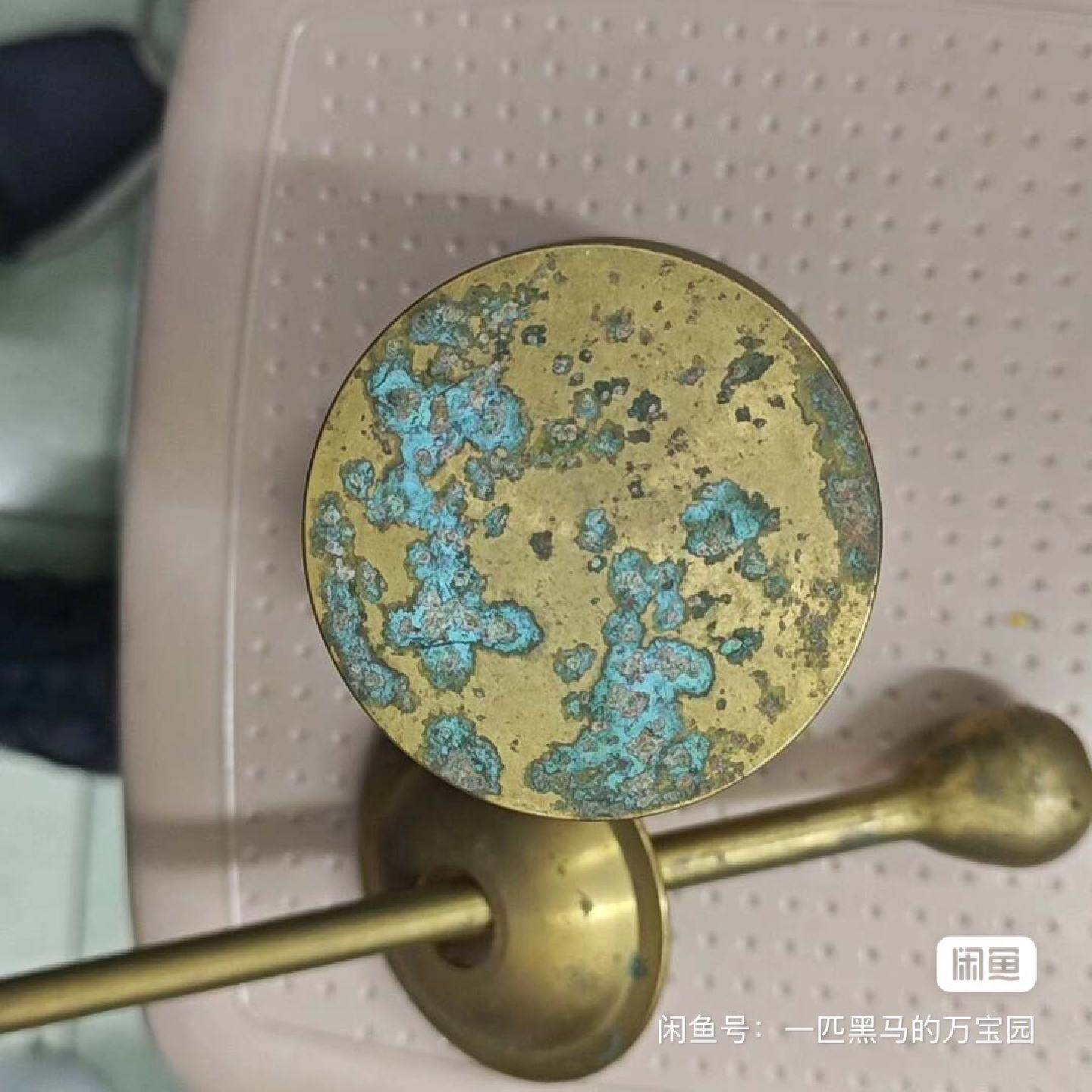 黄铜捣药罐，带杵，带盖，铜质厚重，包浆自然，声音清脆。罐身浑