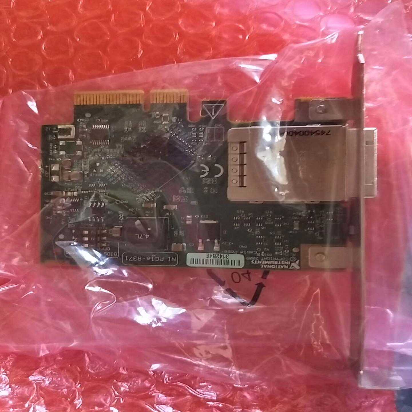 原装NIPCIe-8371数据采集卡，功能完好。实物如