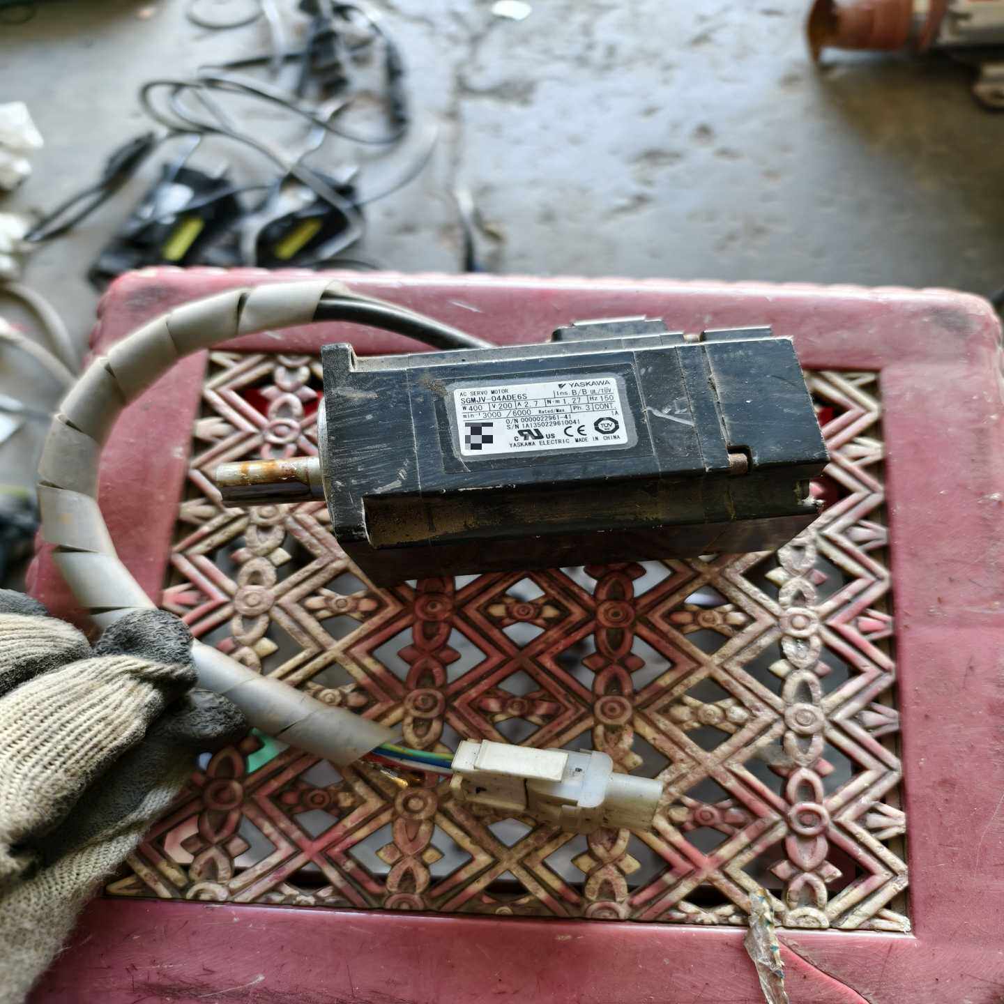 出售下来伺服电机SGMJV-04ADE6S，22