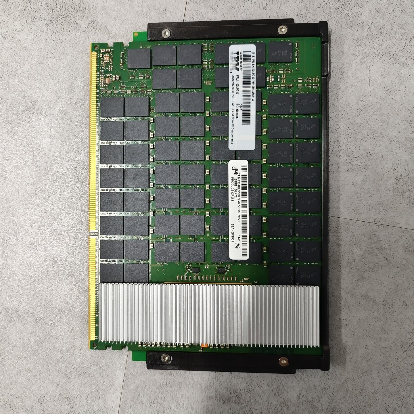 询IBM原装128GB内存型号FRU00LP710