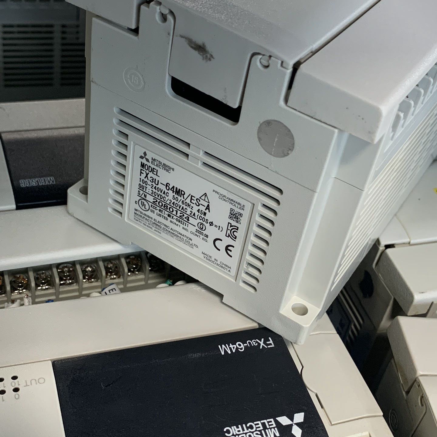 三菱PLCFX3U64MPESA原装正品--议价商品