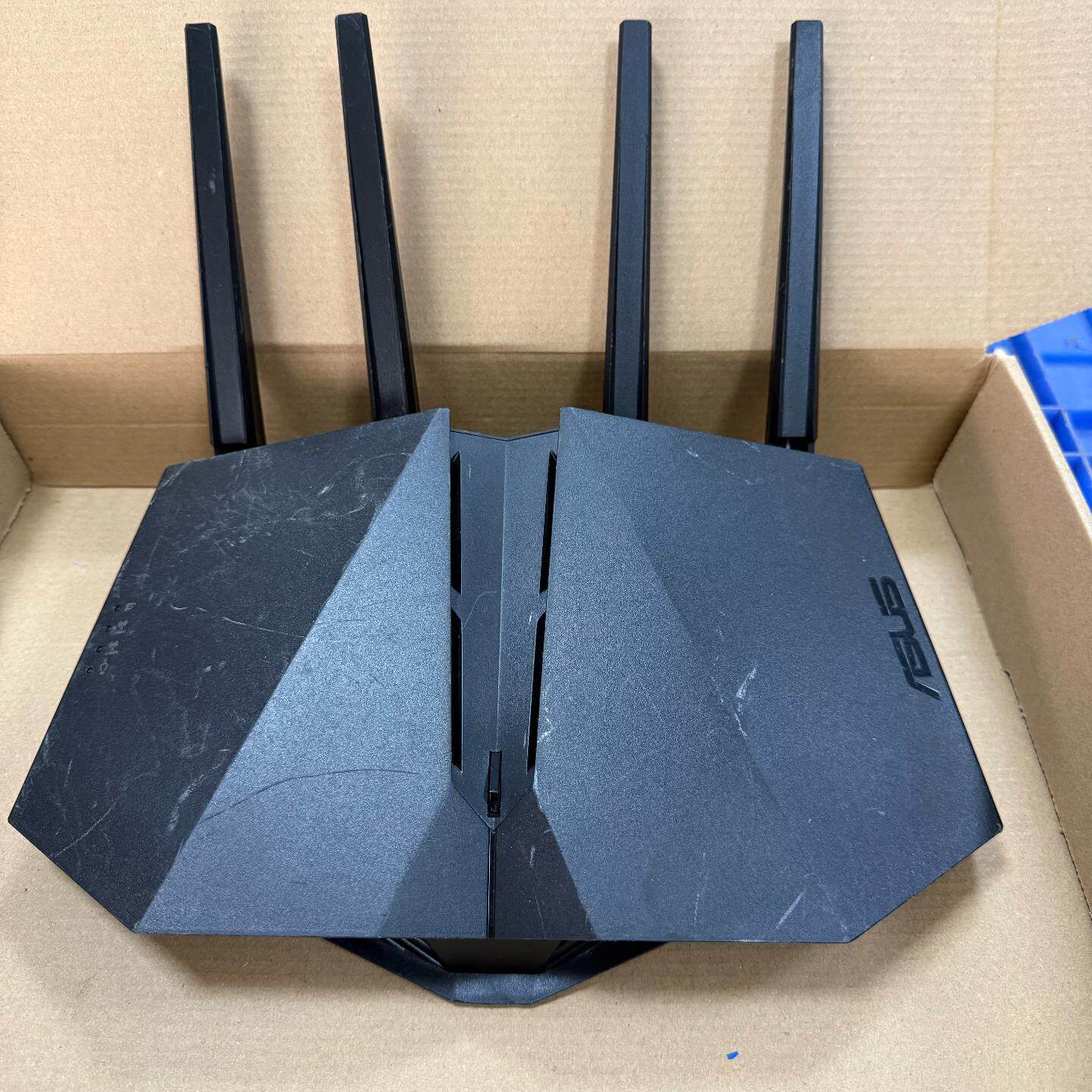 华硕RT-AX82U AX5400双频WiFi6路由器，20 22年产，四天线设计，