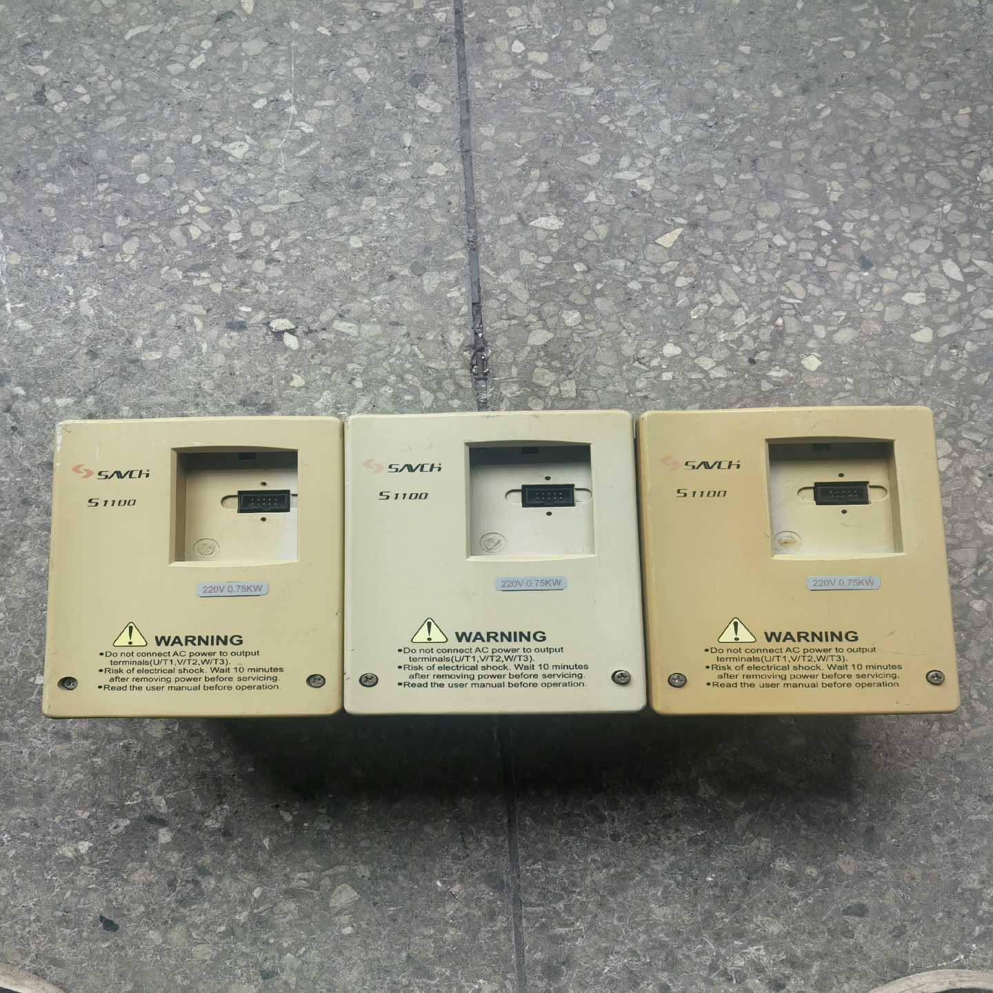 售前询价咨询-三基变频器075KWS1100-2T075G