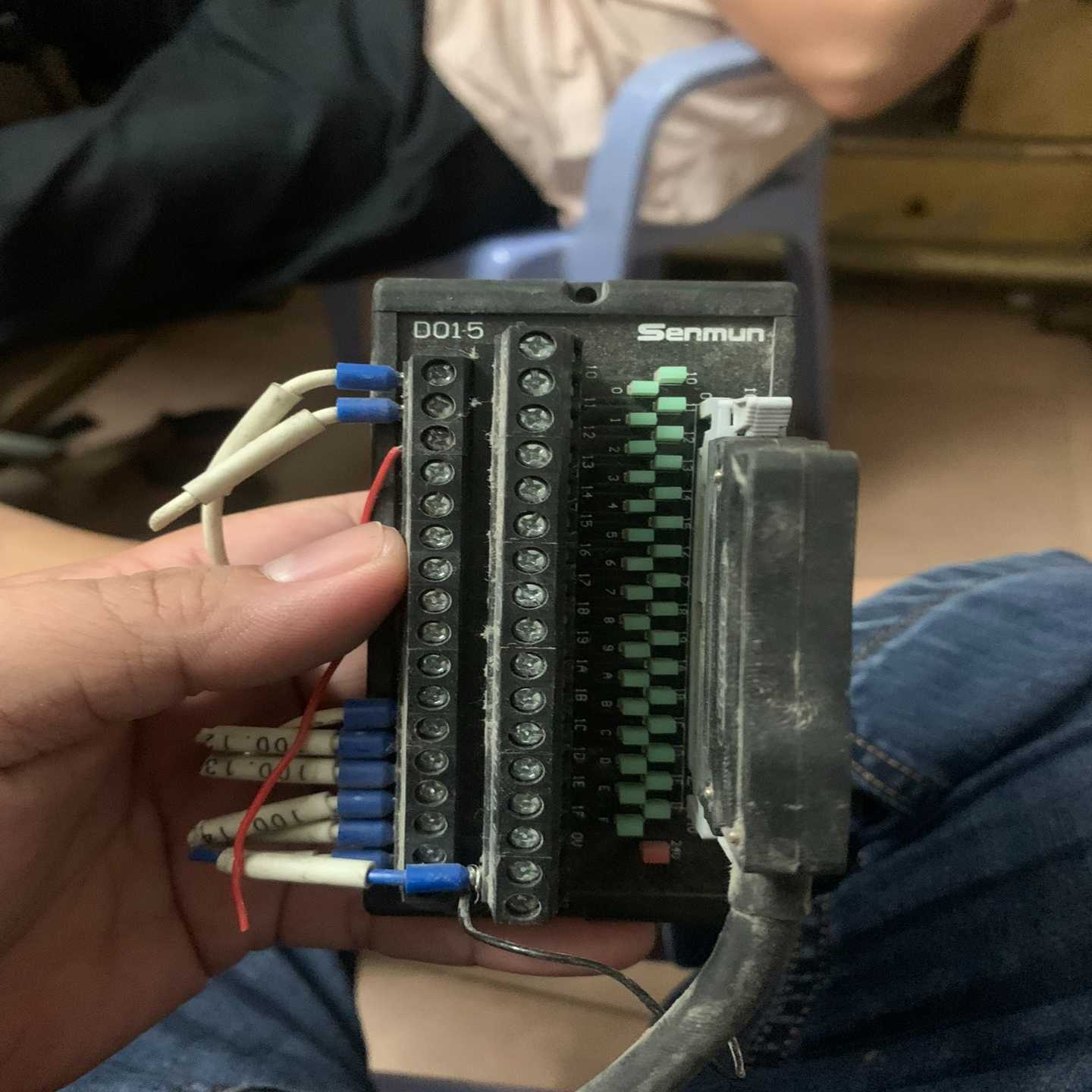 议价三铭emu2位输入，输出端子台015，拆