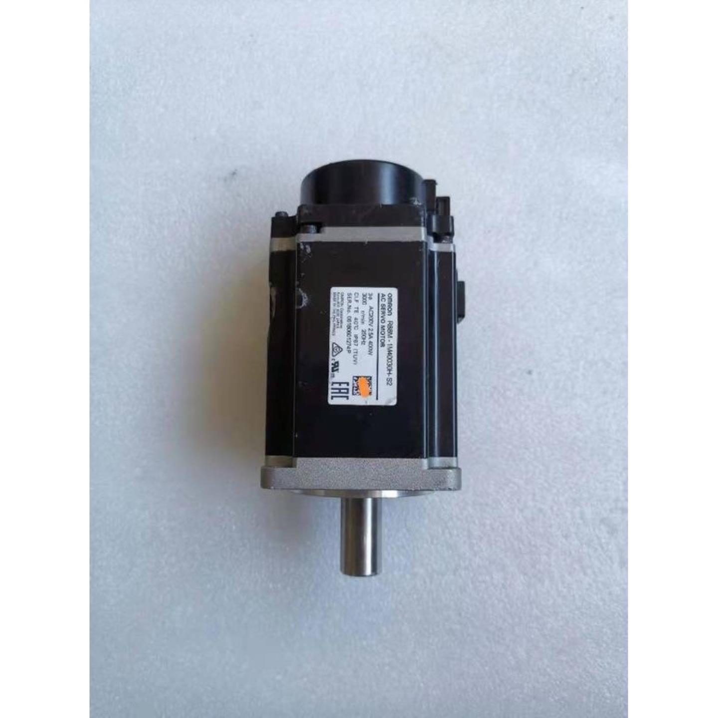 OMRON400W伺服电机型号R88M-1M4003议价