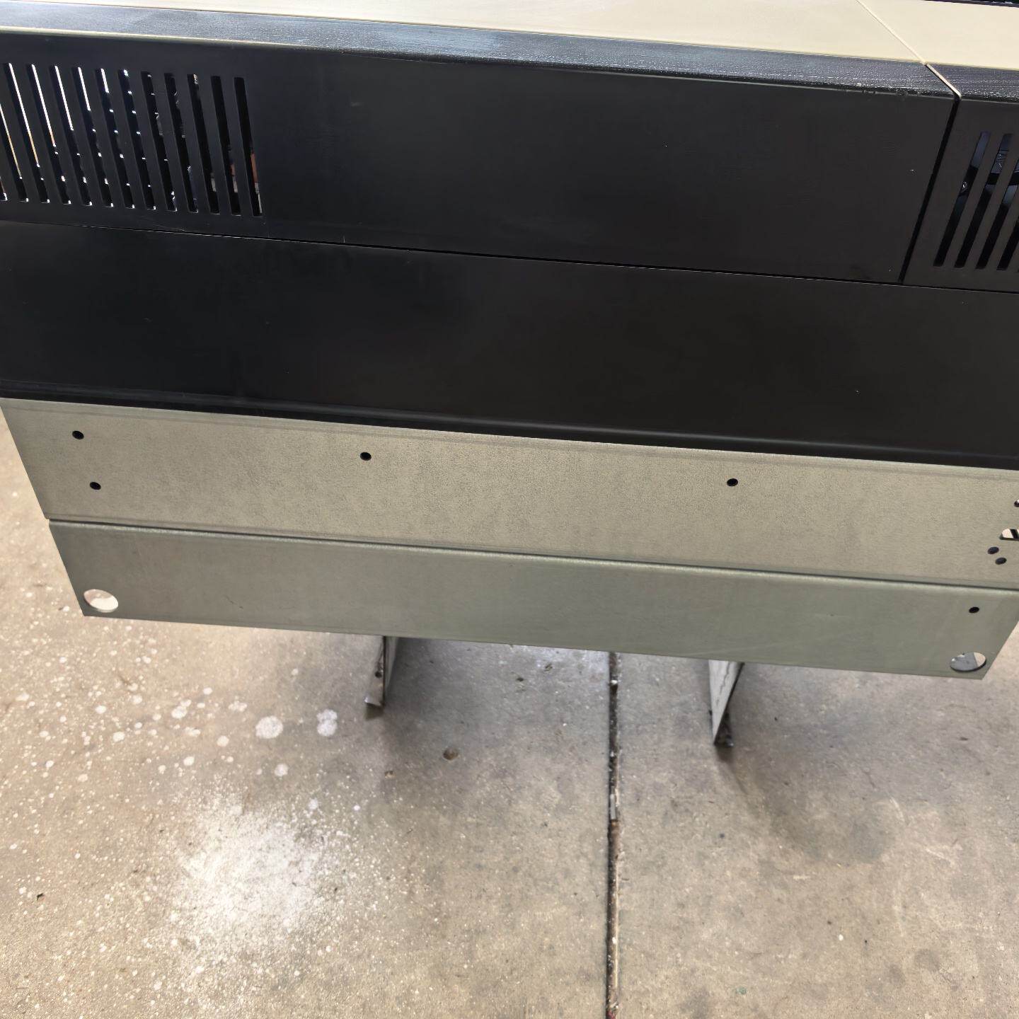 ABB变频器ACS880-01-096A-5，实物拍摄，成色--议价商品