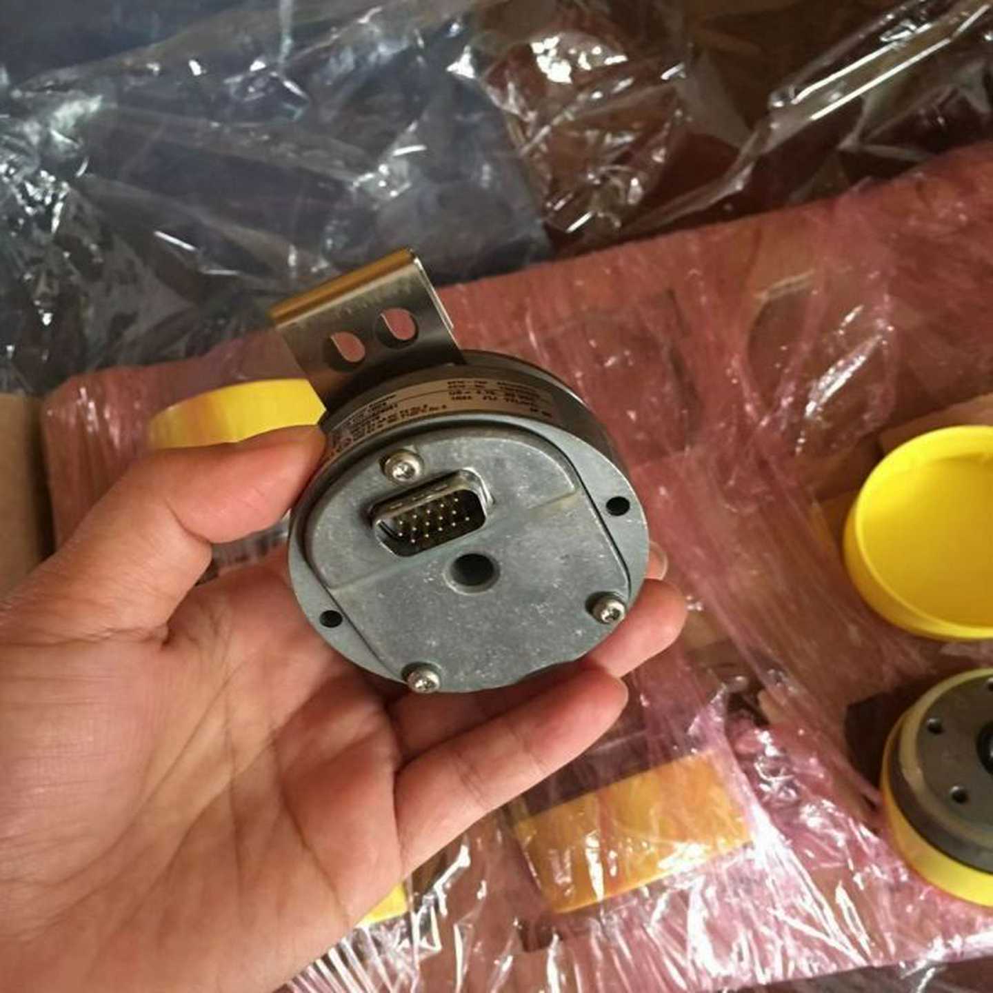 Y德国Baumer-hubner超速开关编码器POG10DN2048IDSL.E堡盟