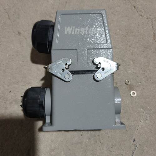 唯恩Winstar重载连接器32芯公母一套带防水接头